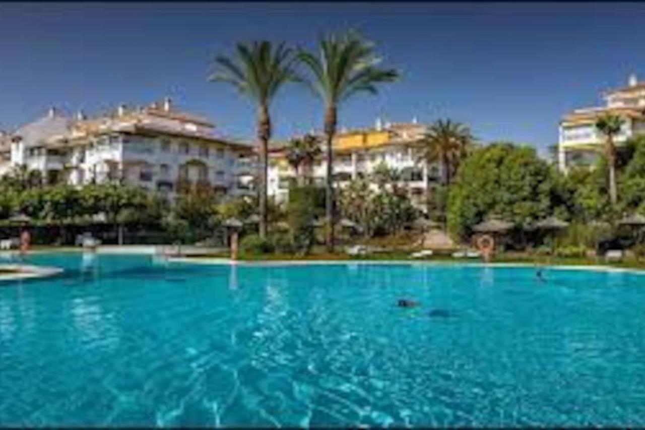 Puerto Banus 2 Rooms, 4 Personas Bajo Con Jardin Appartement